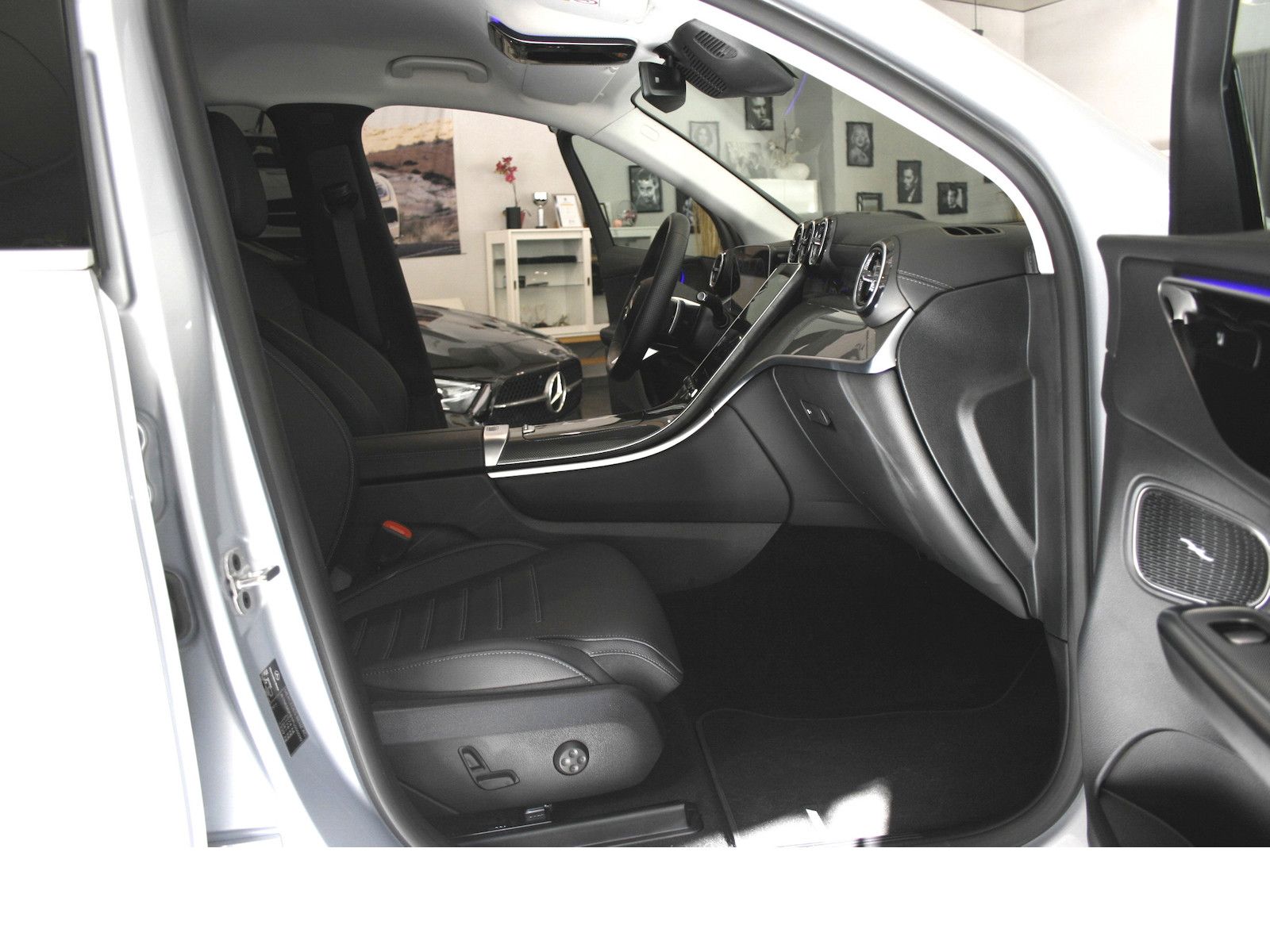 Fahrzeugabbildung Mercedes-Benz GLC 220 d 4M AMG *Distronic*AHK*Leder*Trittbrett
