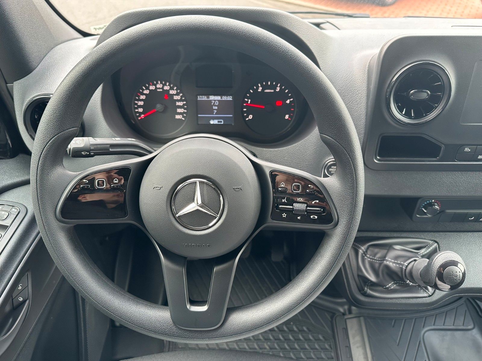 Fahrzeugabbildung Mercedes-Benz Sprinter 311 CDI 4325 Fahrgestell