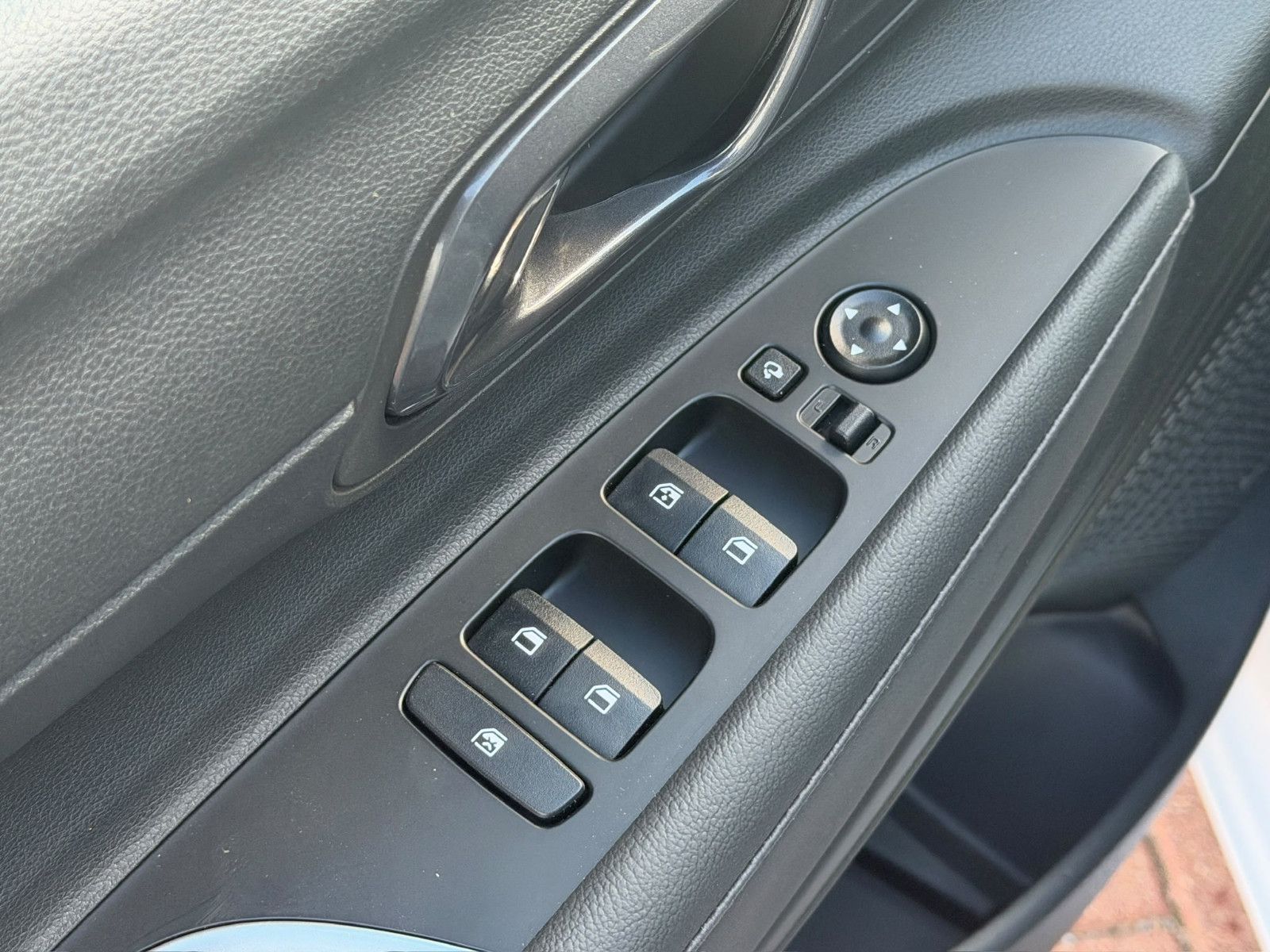 Fahrzeugabbildung Hyundai i20 1.0 T-GDI Blackline *Navi*RFKamera*LED*BOSE*