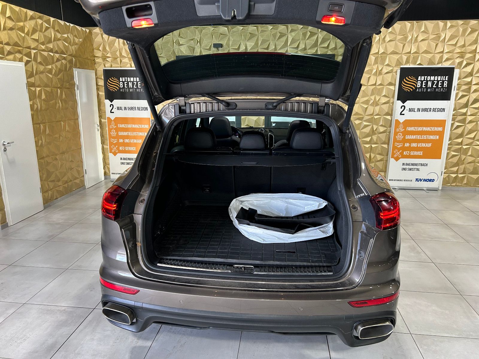 Fahrzeugabbildung Porsche Cayenne Diesel/PANO/BI-XENON/SITZBELÜFTUNG/4XSHZ