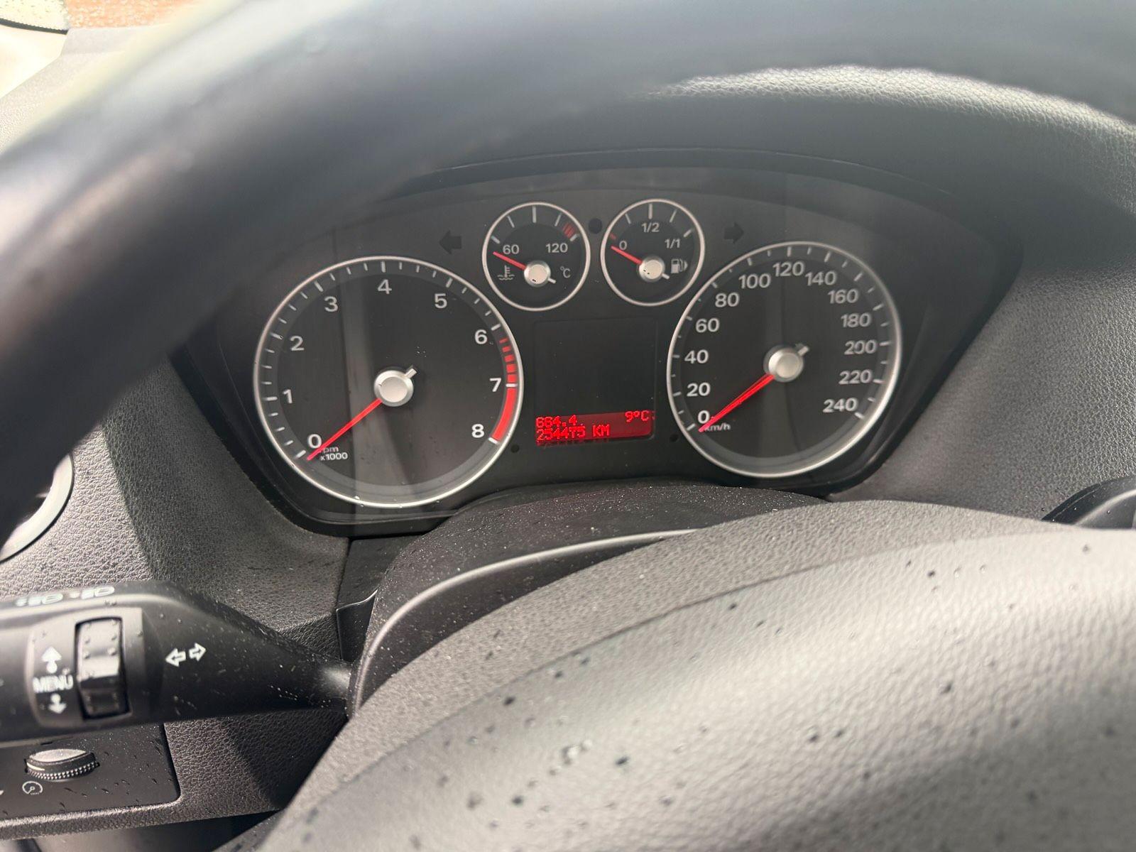 Ford Focus 2008 — photo 12