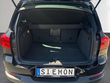 Volkswagen Tiguan - 12