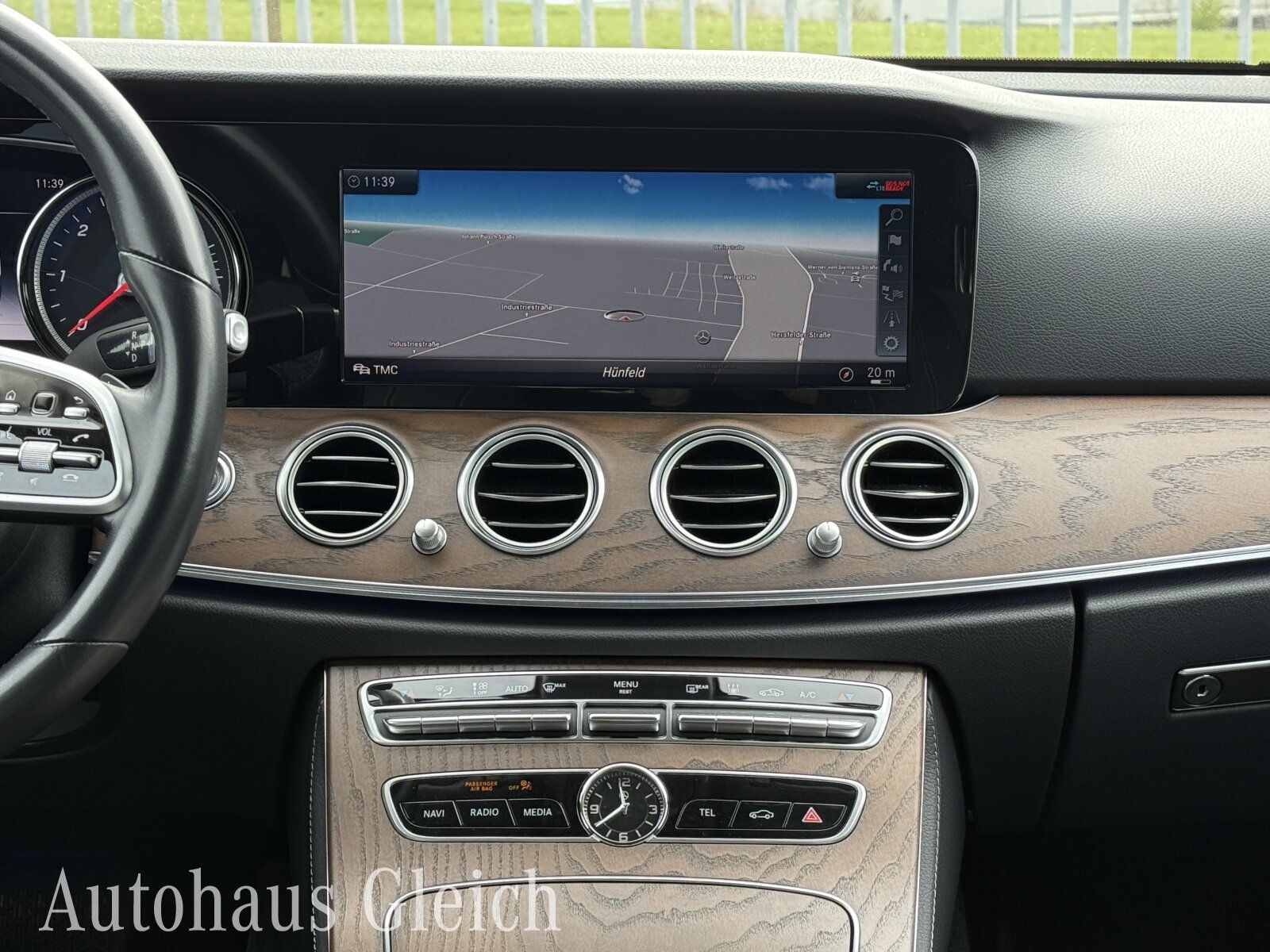 Fahrzeugabbildung Mercedes-Benz E 220 T d Avantgarde 4Matic (EURO 6d) COMAND APS