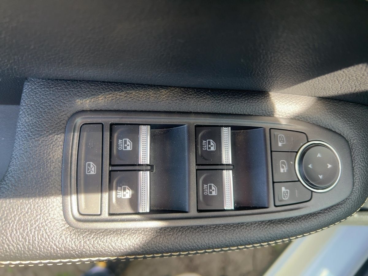 Fahrzeugabbildung Renault Arkana TECHNO Full Hybrid 145 Glasdach GJR