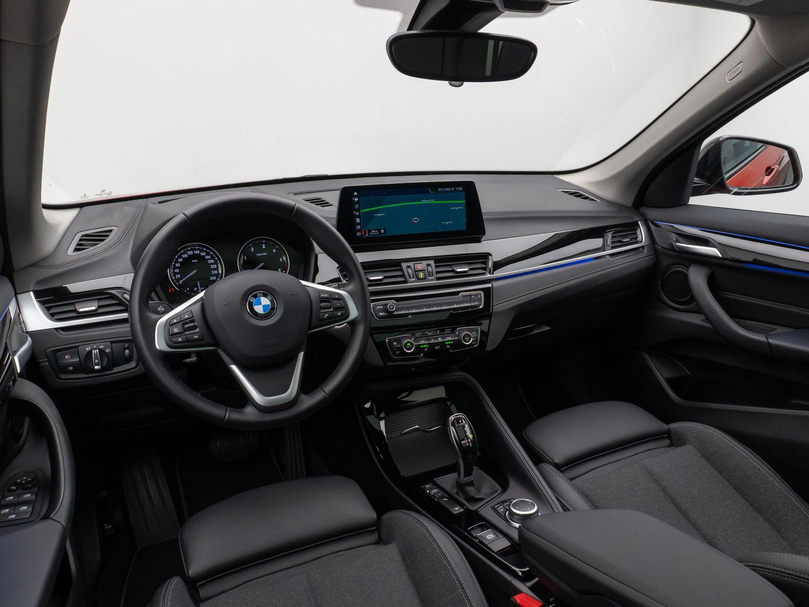 Fahrzeugabbildung BMW X1 xD20d Sport Line Panorama Kamera HUD DAB AHK