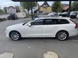 Volvo V90 Kombi  HUD  CAM  1.Hand  Panorama  18"Alu - Volvo aus 2017