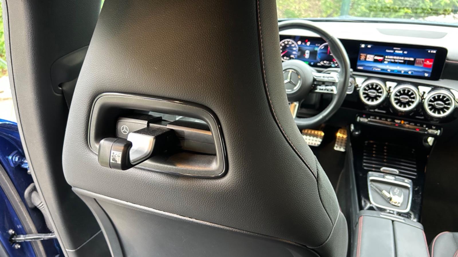 Mercedes-Benz A 250 e Plug-in-Hybrid DCT AMG / Top Zustand