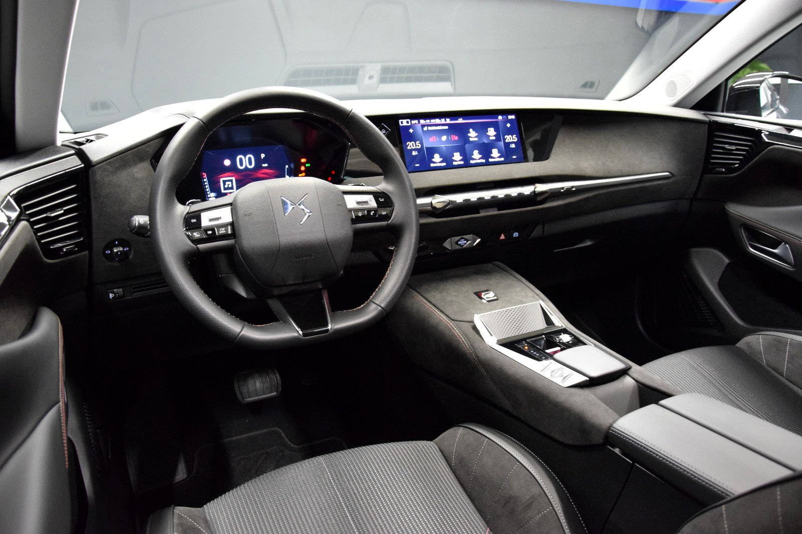 Fahrzeugabbildung DS Automobiles DS4 Performance Line Pano Sitzheizung