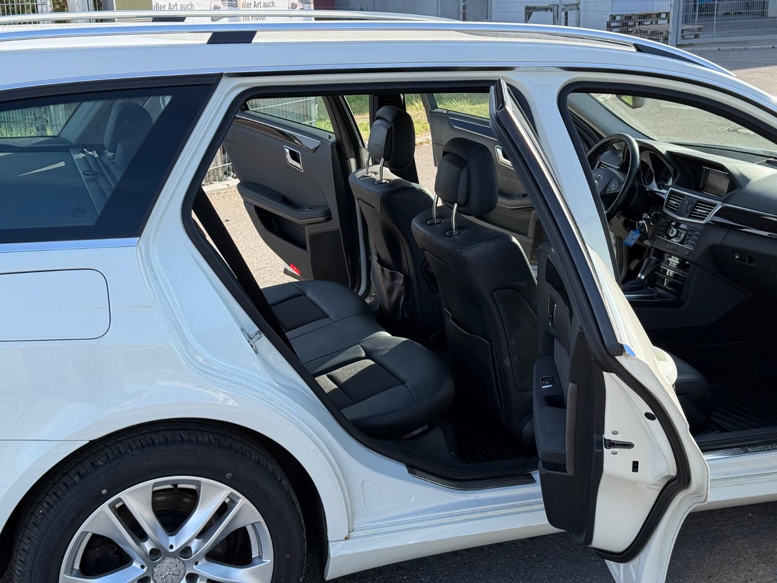 Mercedes-Benz E200 2010 — photo 11