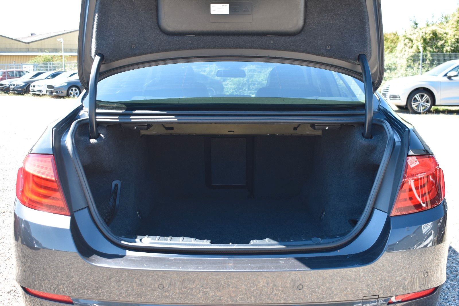 Fahrzeugabbildung BMW 530d Limousine xDrive AHK/Memory/ACC/SLI/Leder