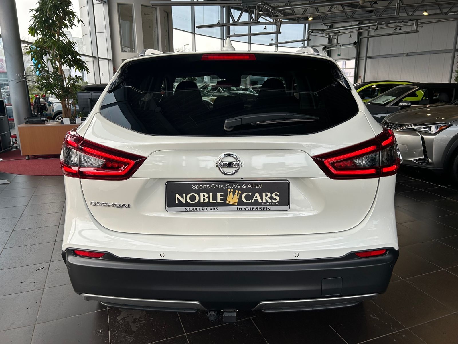 Fahrzeugabbildung Nissan Qashqai Zama PANO AHK 360° NAV SHZ 18"