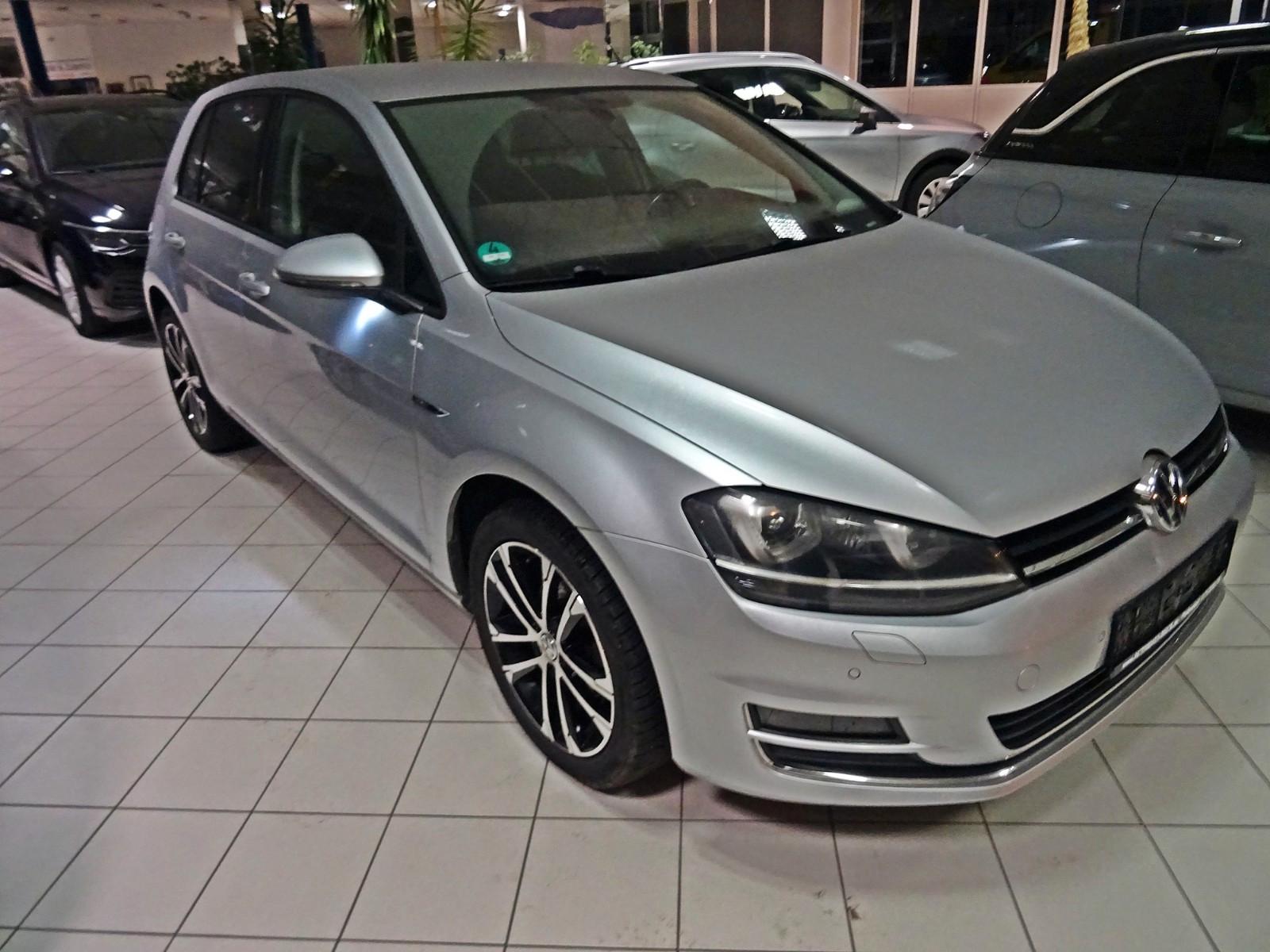 Volkswagen Golf VII Lim. Lounge BMT