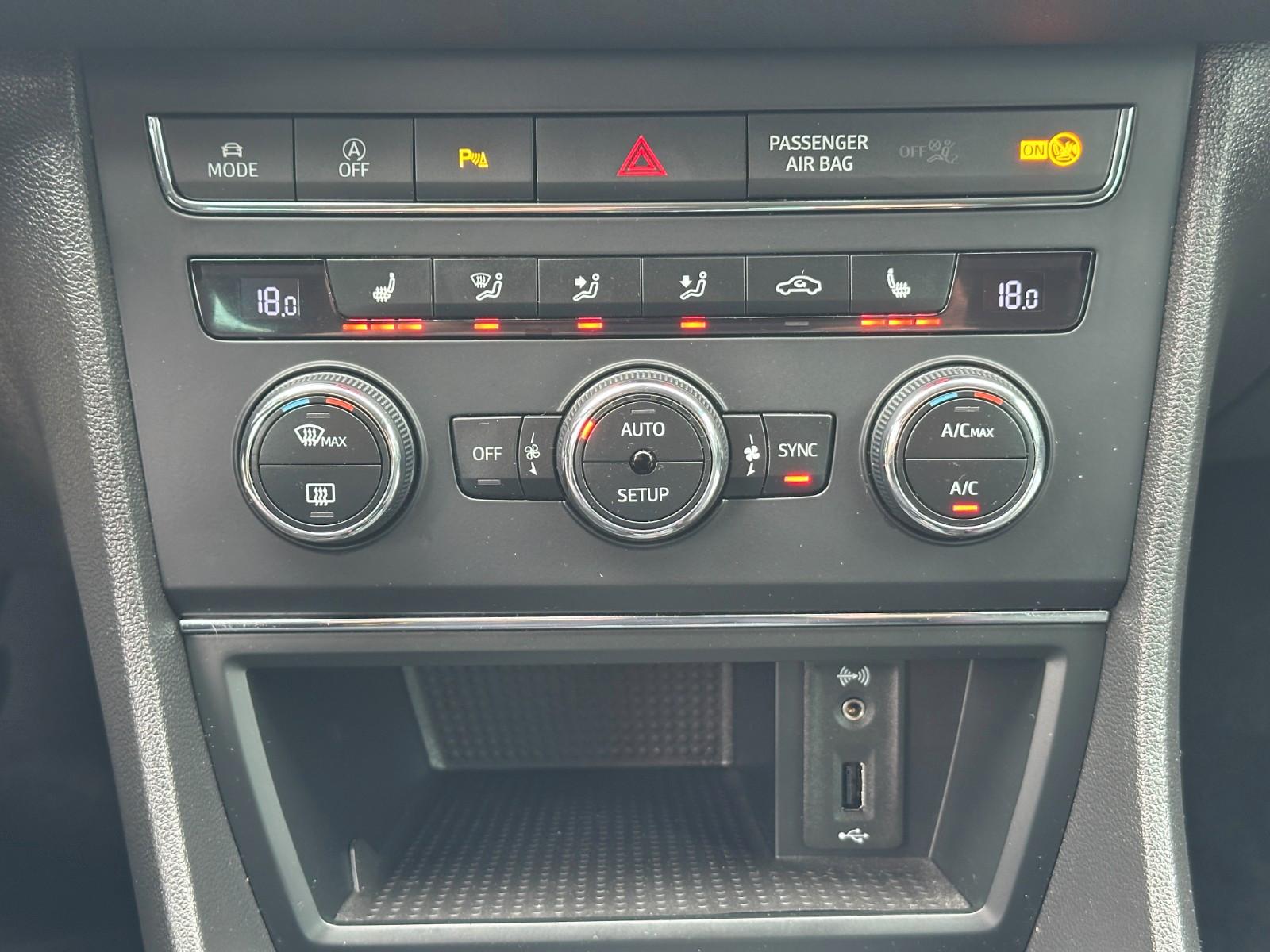 Seat Leon FR 1.HAND SHZ NAVI PDC TEMPOMAT LEDER