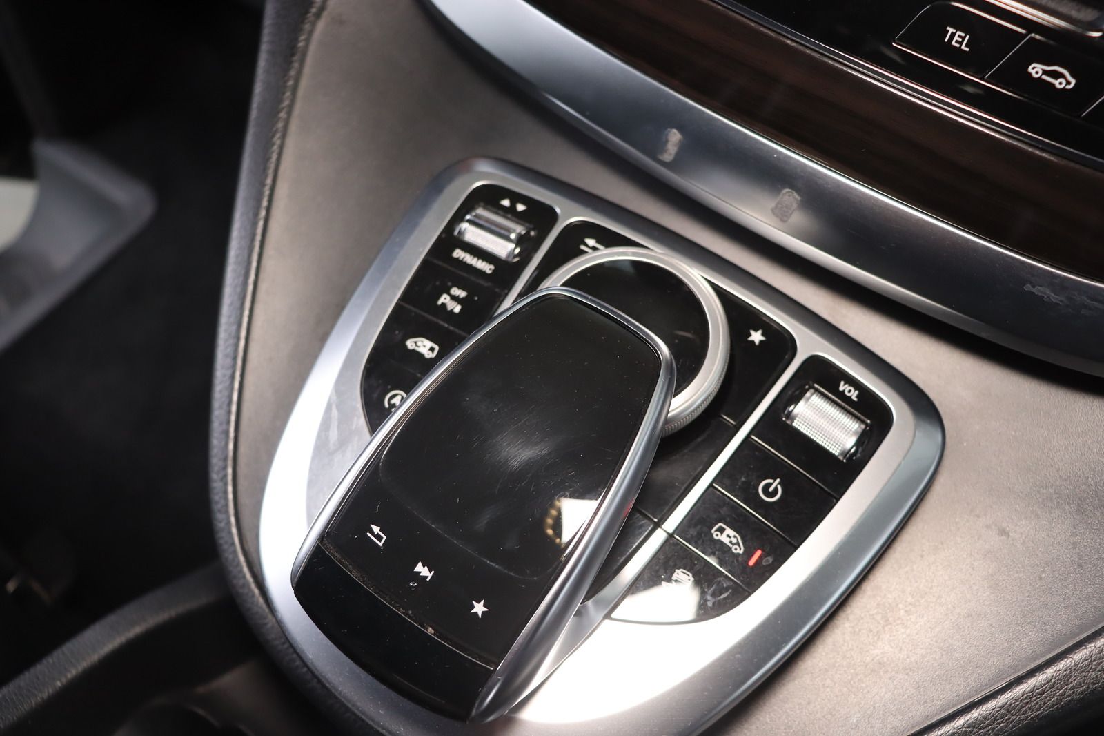 Fahrzeugabbildung Mercedes-Benz V 300 d AMG 4M * DIS * 360 * Burmeister