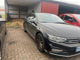 Volkswagen VW PASSAT R-LINE 2.0TDINAVISPURPANOSHZ... - VW Passat Gebrauchtwagen in Kiel