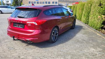 Fahrzeugabbildung Ford Focus Turnier ST-Line