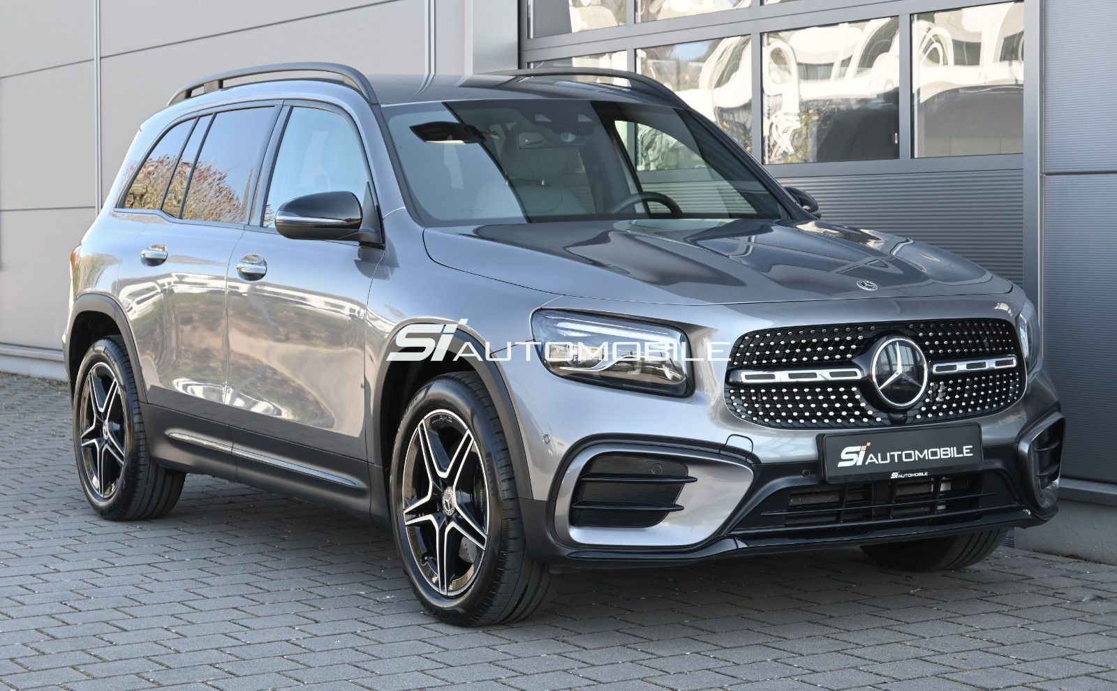 Fahrzeugabbildung Mercedes-Benz GLB 220 d 4MAT. AMG LINE + NIGHT °ACC°AHK°MEMORY