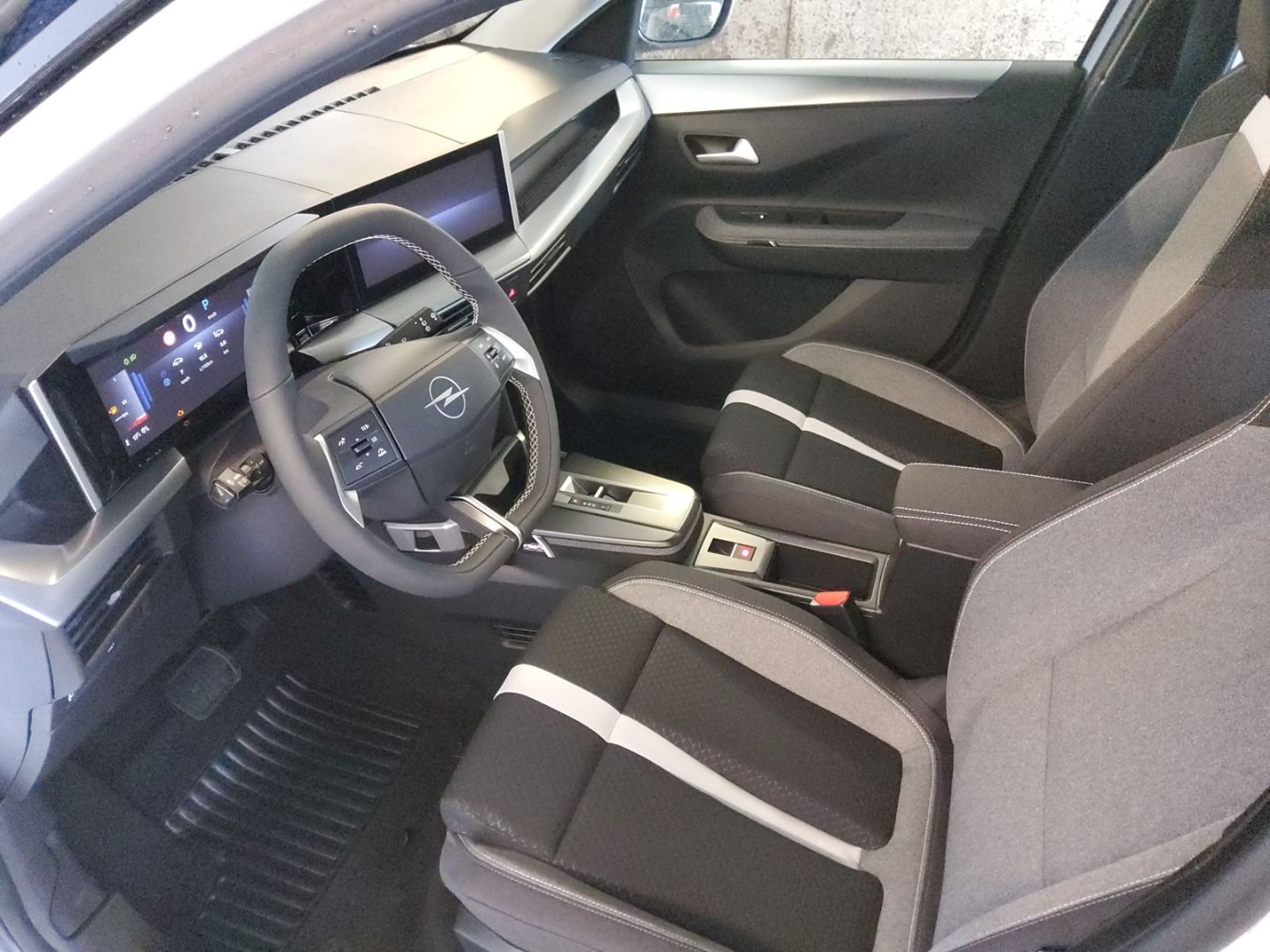 Fahrzeugabbildung Opel Frontera GS Hybrid Tech-P, Allwetter. Sitzh. PDC