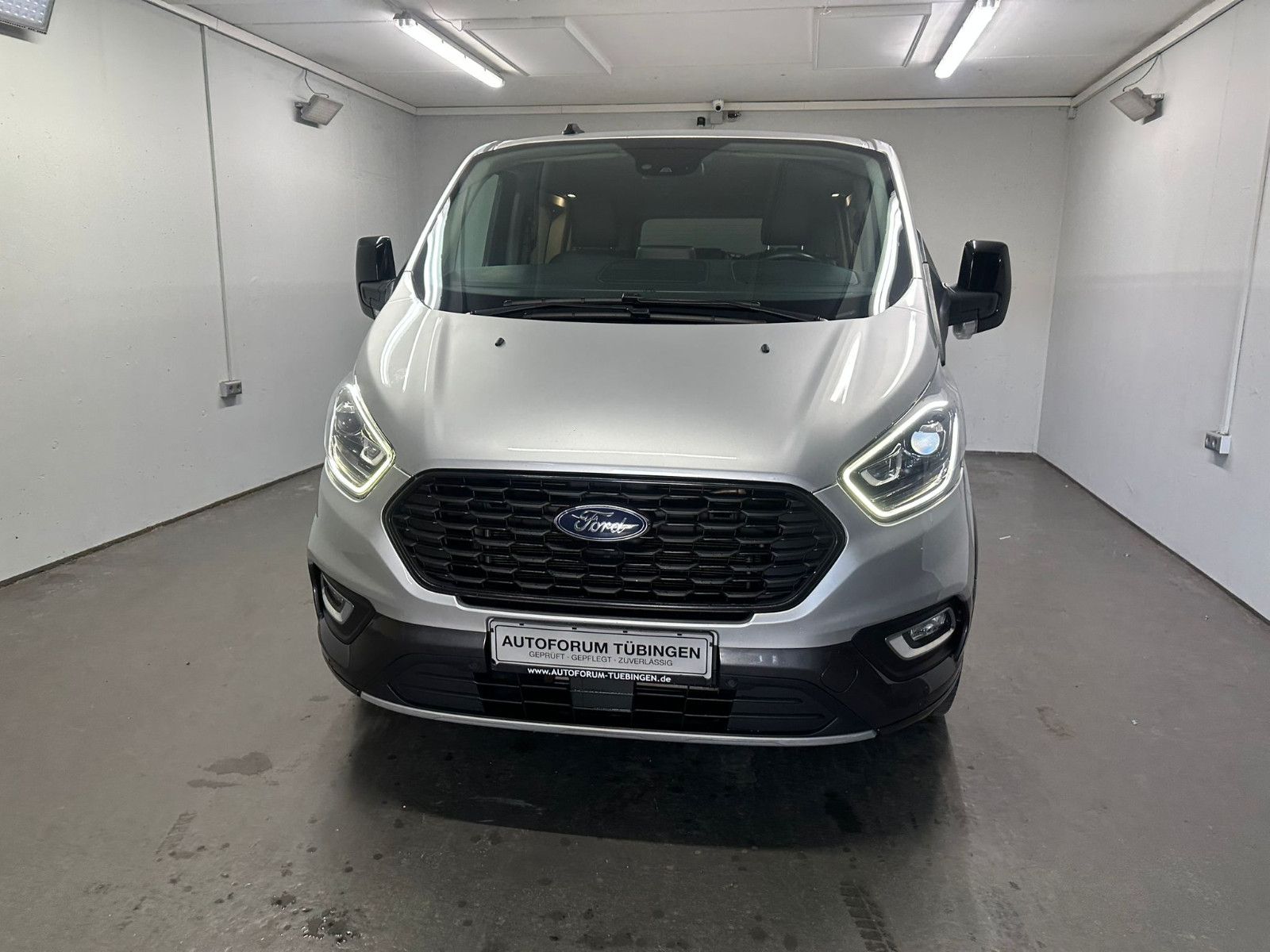 Fahrzeugabbildung Ford Tourneo Custom 320 L2H1 Autm. Active Bus*ACC*8
