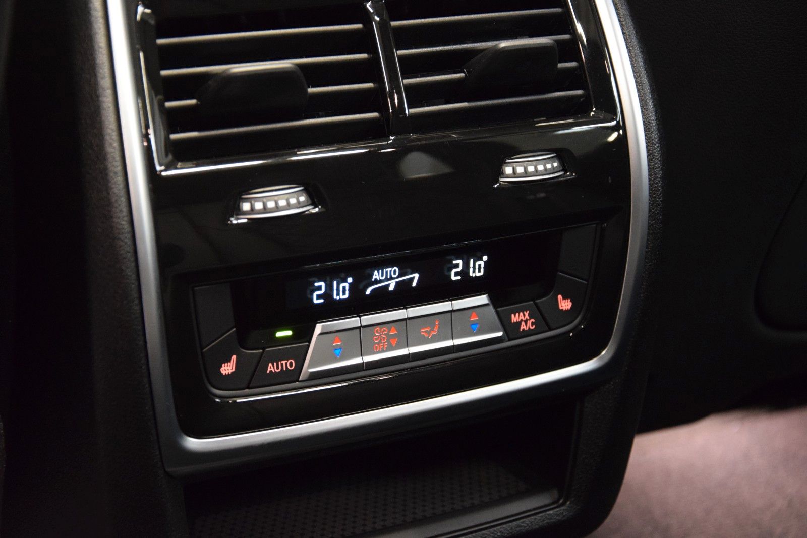 Fahrzeugabbildung BMW X5 30 d xDrive M Sport Pano Sitzbelüft. AHK HuD
