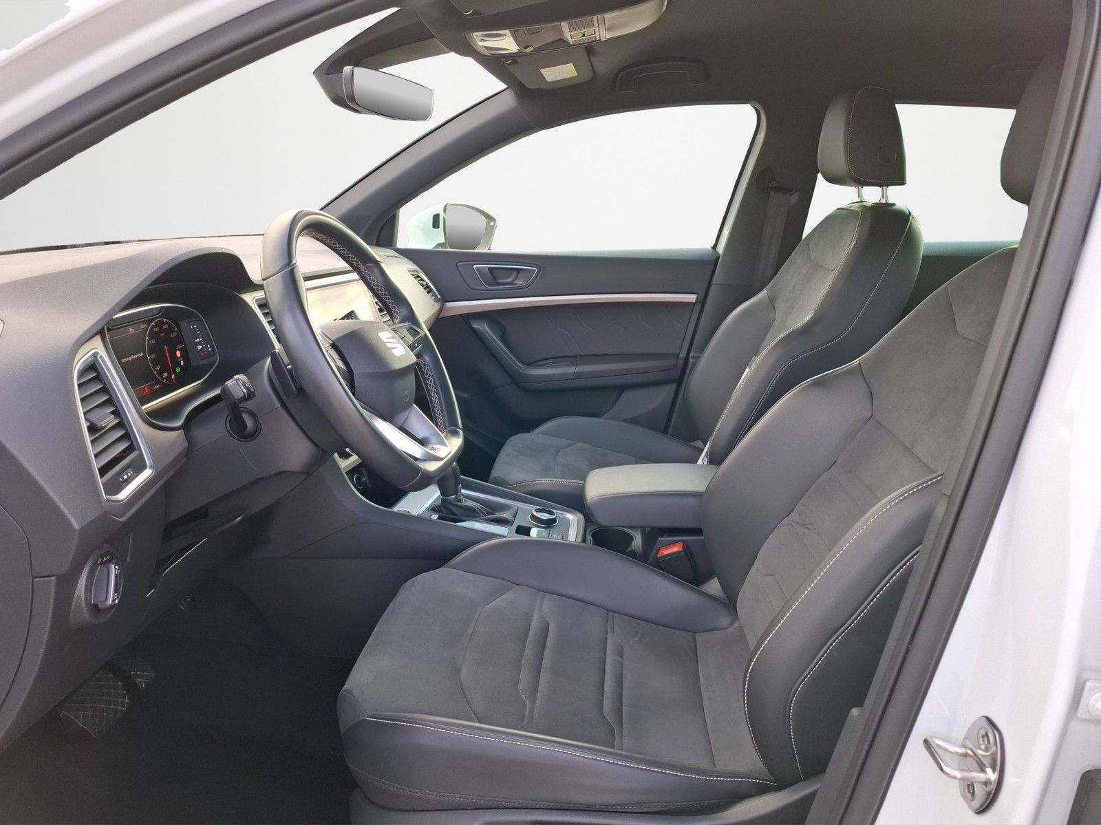 SEAT Ateca 1.5 TSI Xperience DSG / ACC / AHK / LED / - Image 9