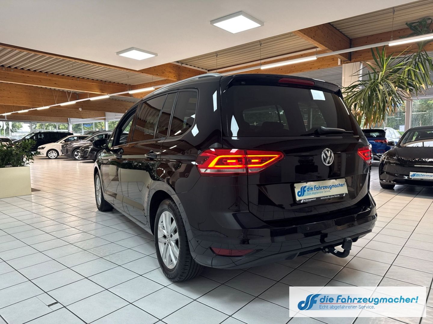 Fahrzeugabbildung Volkswagen Touran Comfortline TDi  DSGPano LED Navi Massage