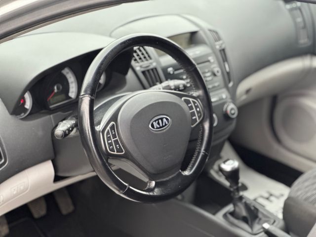 Kia cee’d / Ceed cee'd LX EXPORT