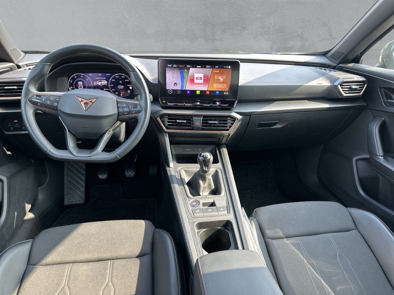 Fahrzeugabbildung CUPRA Formentor 2.0 TDI 150 PS 6-Gang *AHK* - mit KI generiert/bearbeitet