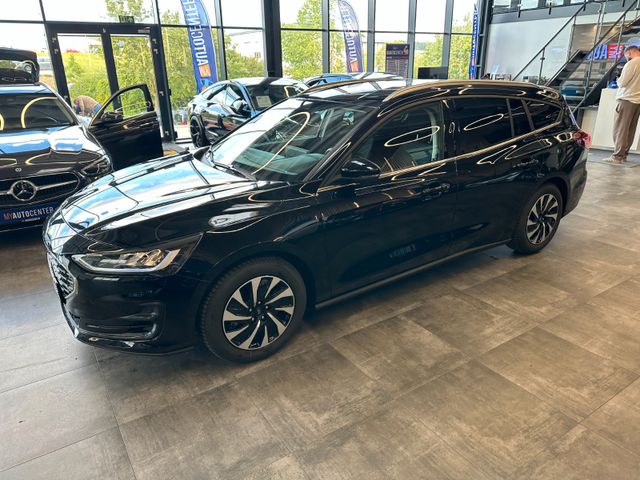 MYAUTOCENTER – Gebraucht- und Jahreswagen mit Werkstattservice in Pfaffenhofen Ford Focus *KEYLESS*ACC*NAV*1-HAND*2-ZONEN*