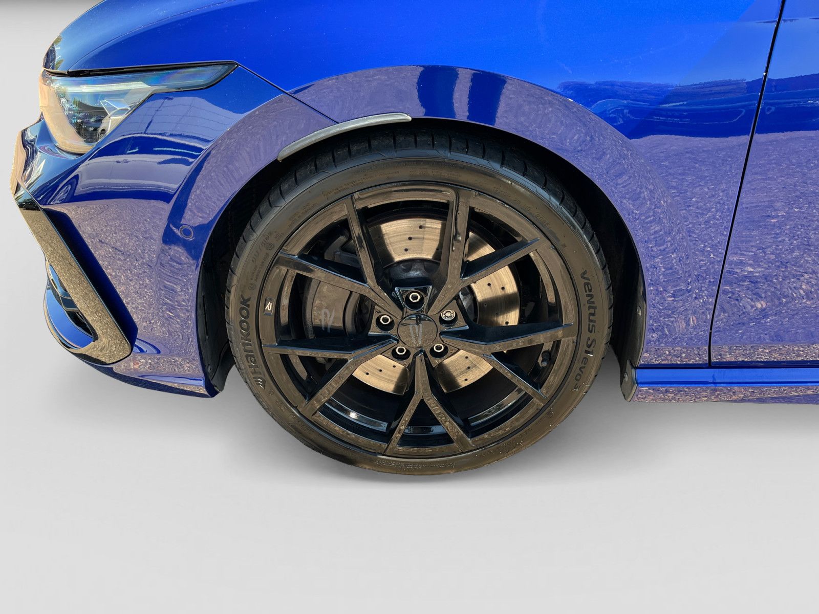 Volkswagen Golf VIII R 2.0TSI BlackSty 4Motion DSG HuD Pano foto 5