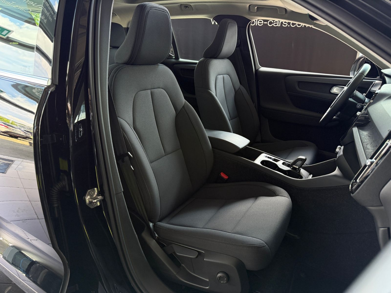 Fahrzeugabbildung Volvo XC40 Inscription Expression PANO H/K 360° BLIS