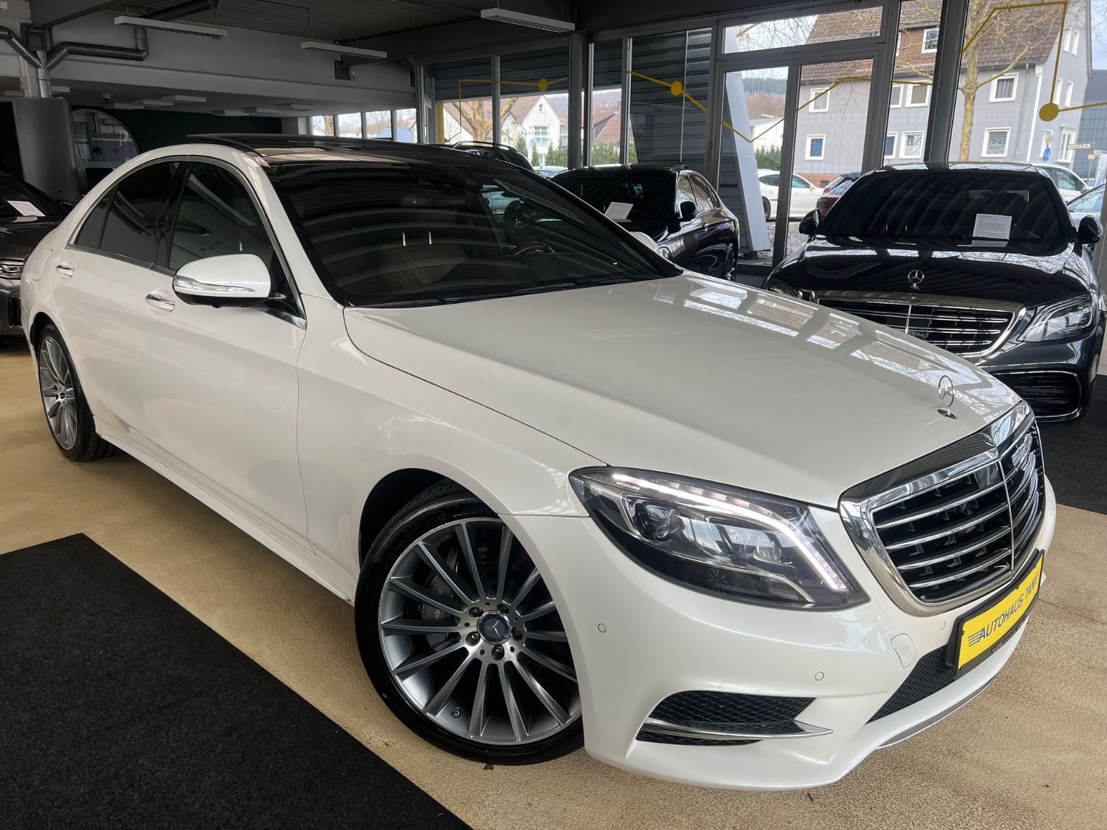 Fahrzeugabbildung Mercedes-Benz S 350 BlueTec / d AMG LINE *DIAMANT-WEIß*