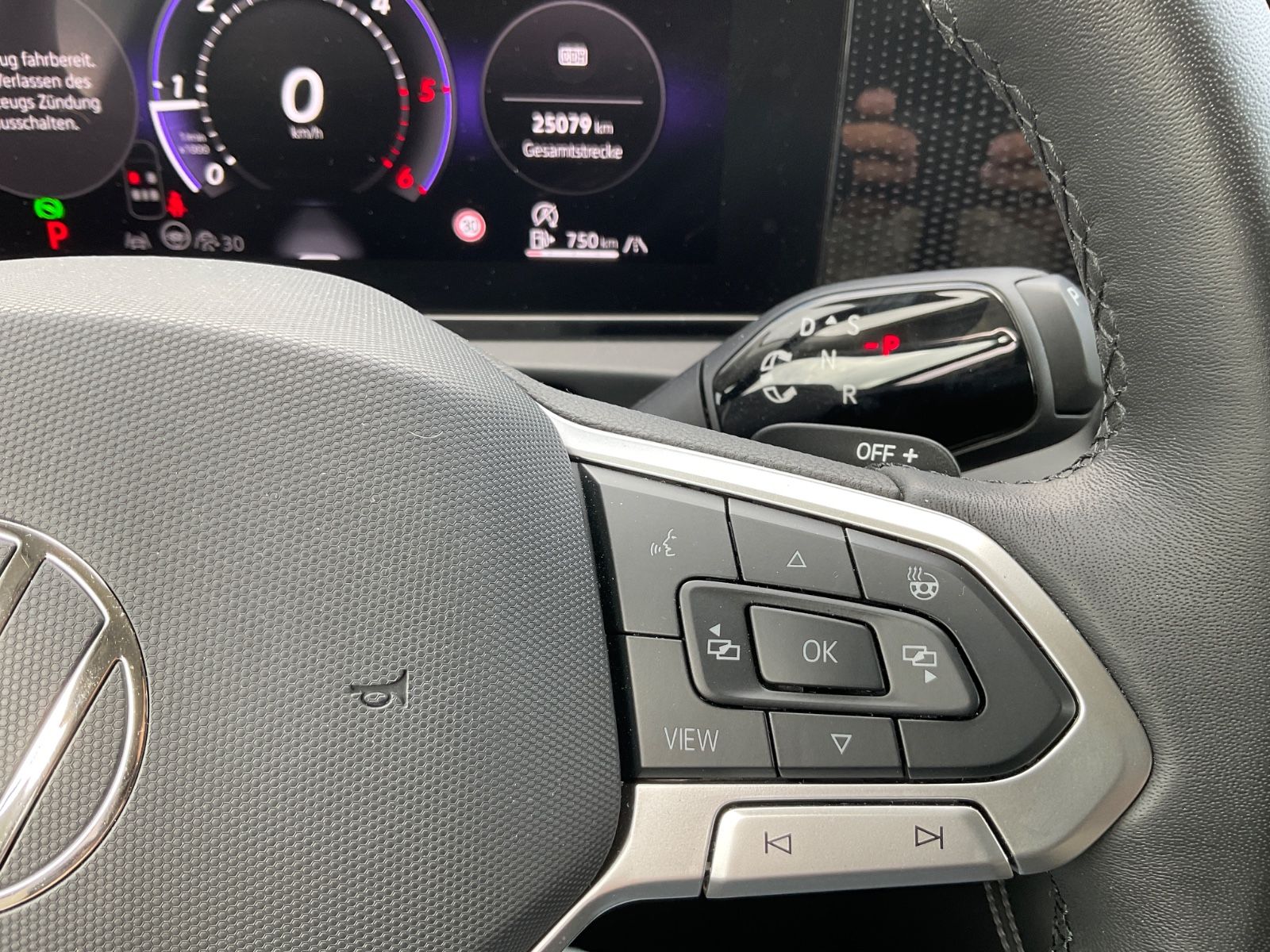 Fahrzeugabbildung Volkswagen Tiguan 2.0 TDI DSG ENERGY,AHK,Navi,IQLight,