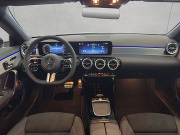 Mercedes CLA 180 Shooting Brake - 12