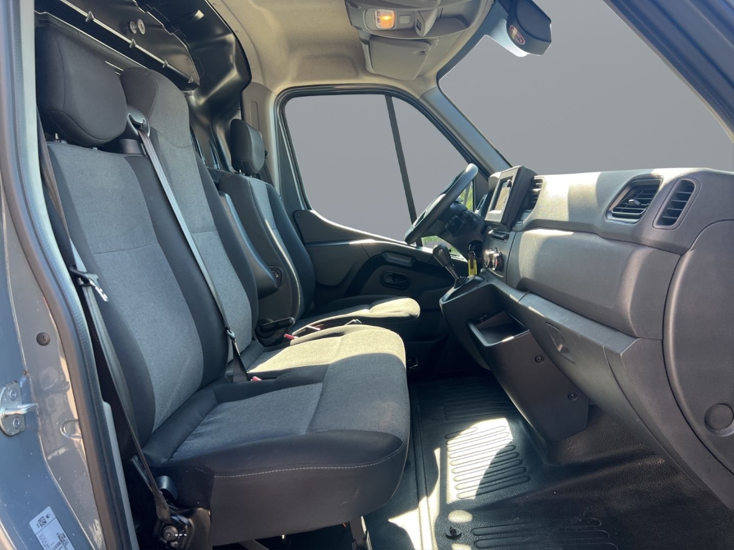 Fahrzeugabbildung Renault Master III Kasten L3H2 HKa 3,5t Automatik Navi S