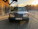 Mercedes-Benz 300E Champagner / Dattel - Rentner - TÜV NEU - H - Mercedes-Benz 300 aus 1987: 300d
