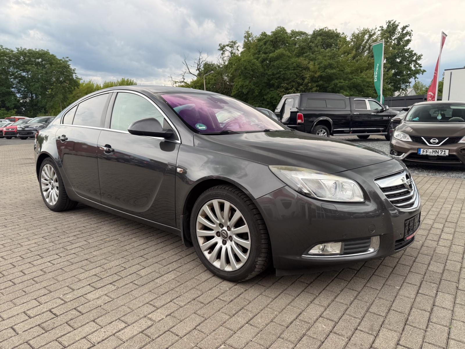 Opel Insignia A Lim. Cosmo Xenon Sitzheizung PDC