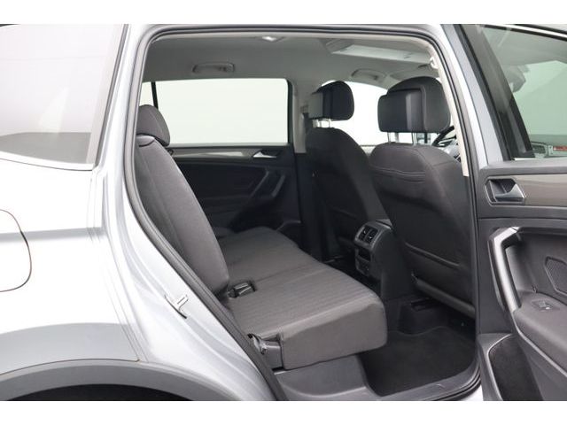 Fahrzeugabbildung Volkswagen Tiguan Allspace Life DSG ACC AHK 7Sitze LED