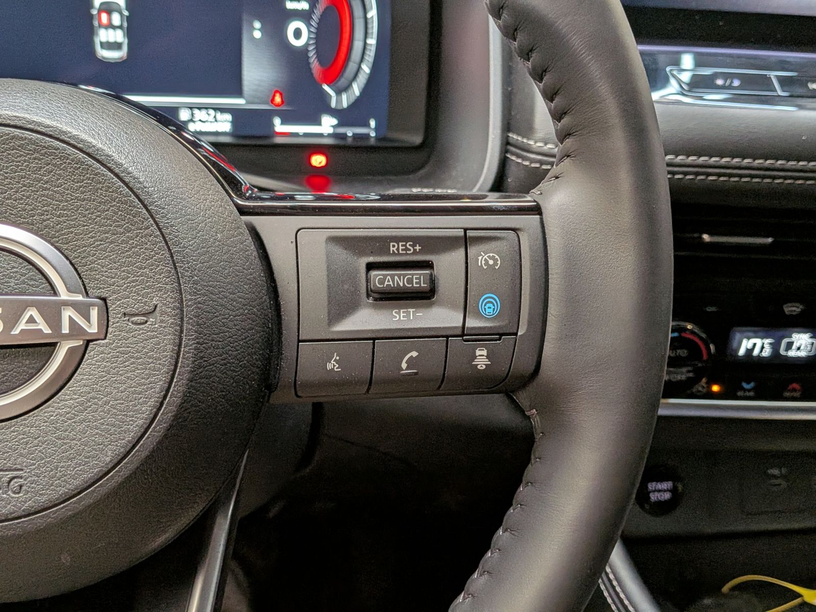 Fahrzeugabbildung Nissan X-Trail 1.5 e-Power e-4 Tekna Bose HUD LED+ 20"