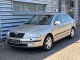 Skoda Octavia Lim. Elegance 1.6/1.HAND/SHZ/PDC/KLIMA - Skoda Octavia aus 2006: Elegance