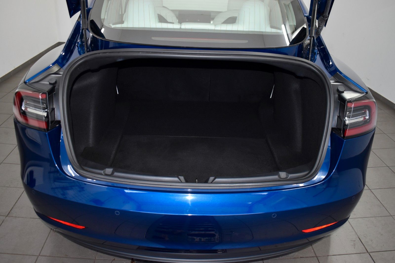 Fahrzeugabbildung Tesla Model 3 Long Range Dual AWD Leder,Navi,Panorama