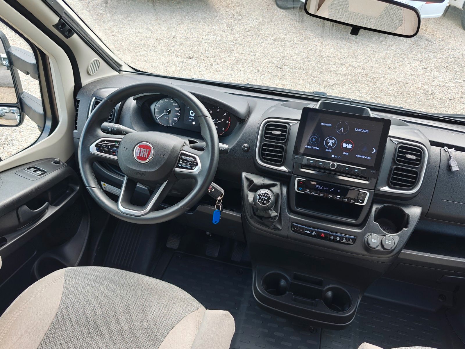 Fahrzeugabbildung Carado T-338 pro+ - SAT, TV, CarPlay, Kamera, Markise -
