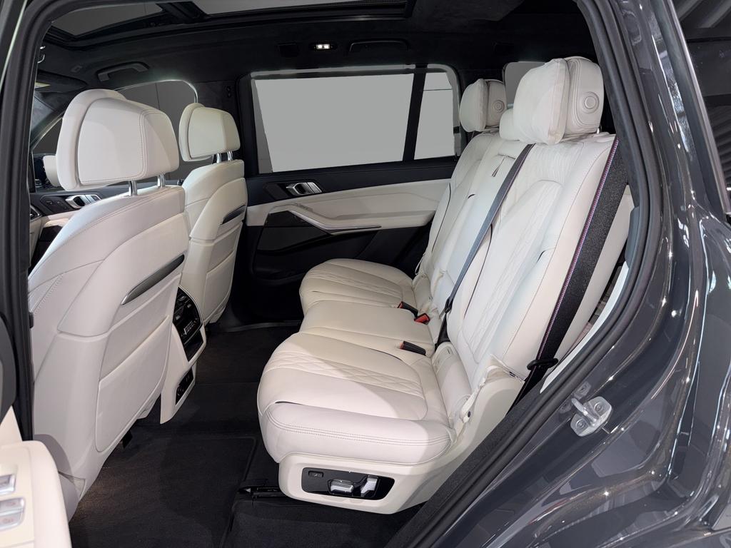 BMW X7 M60