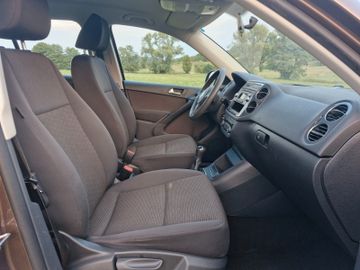Volkswagen Tiguan - 12