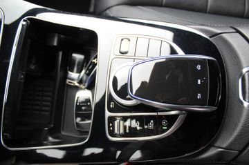 Fahrzeugabbildung Mercedes-Benz E 400 Lim. 4Matic AMG Line Widescreen 19"