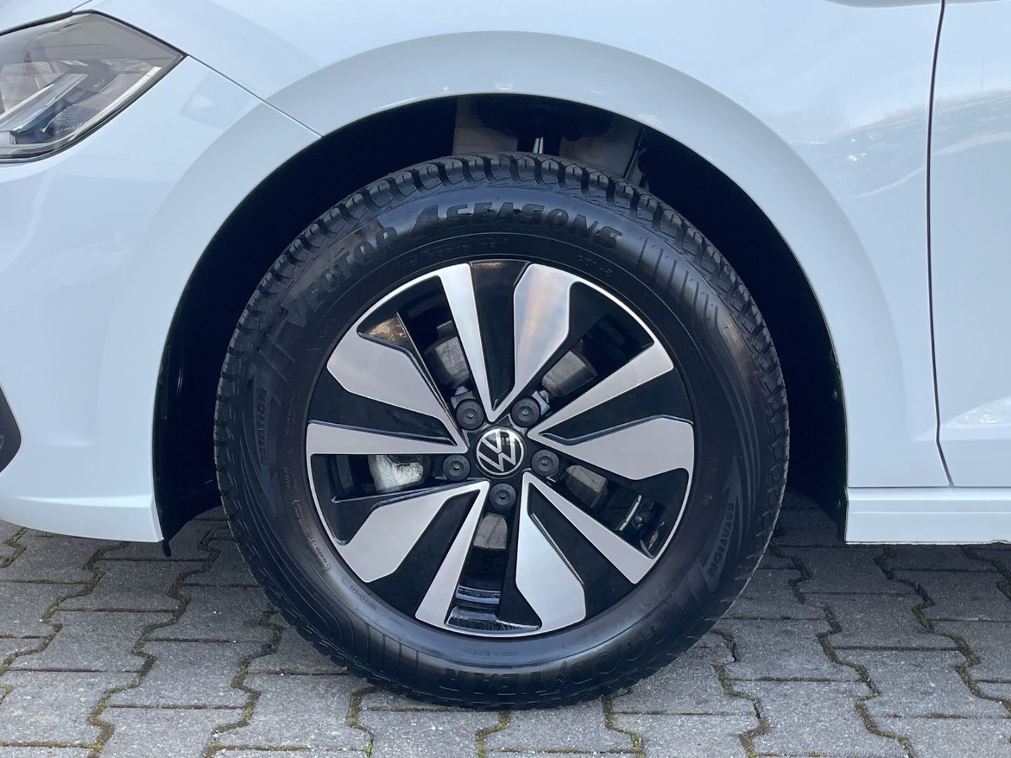 Polo 1.0 TSI DSG Move Kamera/AHK/Navi/ACC/App-Co