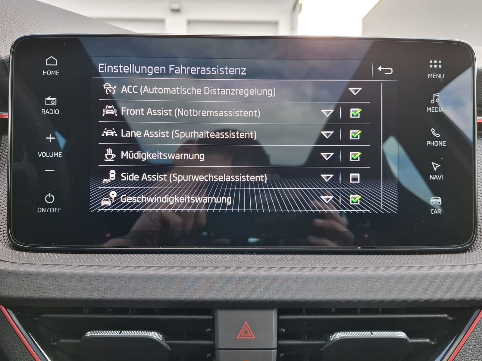 Fahrzeugabbildung SKODA Kamiq 1.5 TSI DSG Monte Carlo PANO*MATRIX*5J.GAR