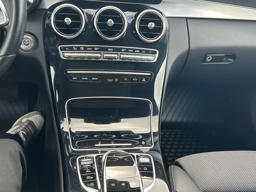 Fahrzeugabbildung Mercedes-Benz C 220 d T-Modell Avantgarde*COMAND*PanoDach*AHK