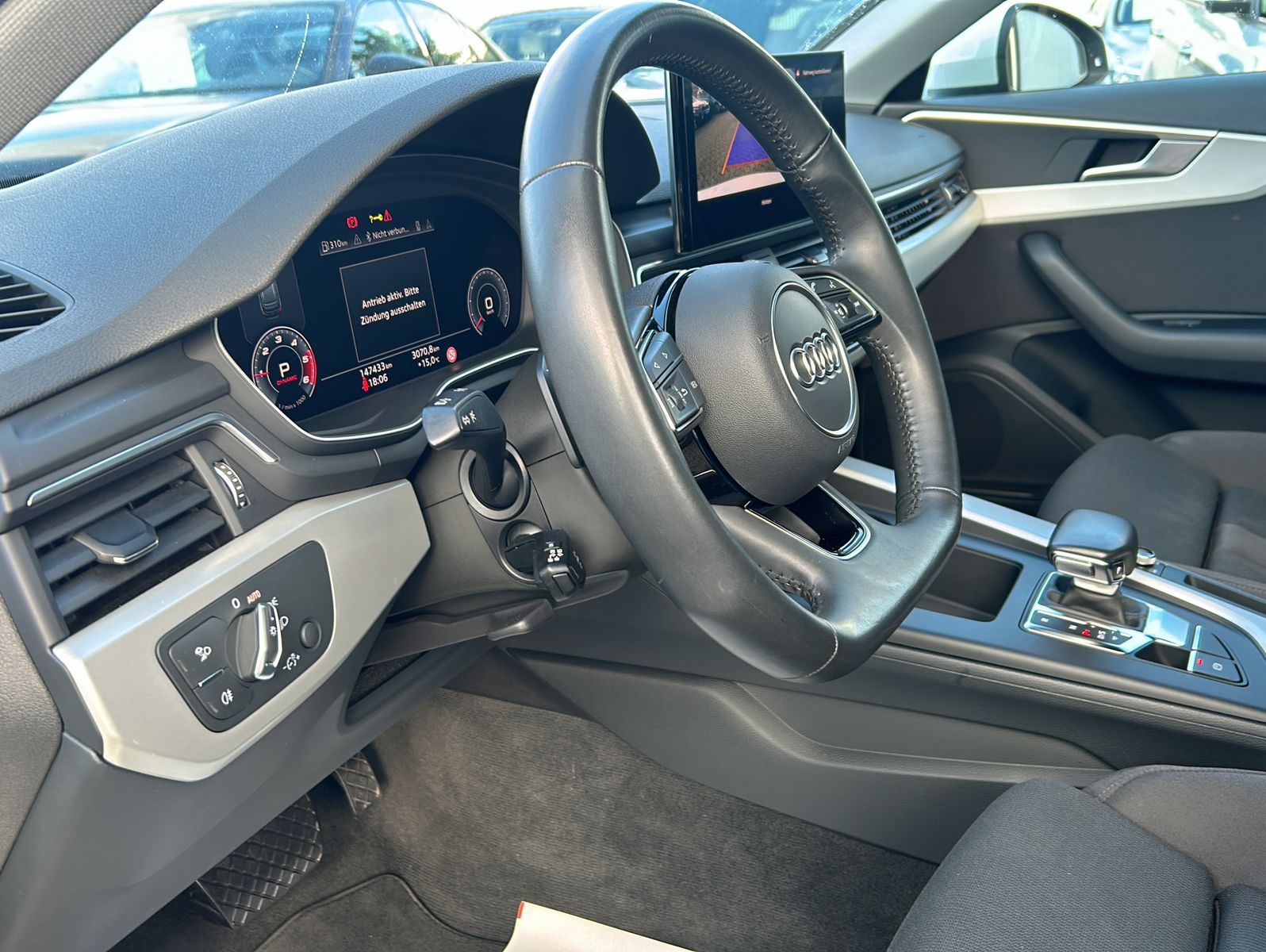 Fahrzeugabbildung Audi A4 Avant Advanced 40 TDI S tronic Matrix