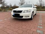 Skoda Octavia 1.8 TSI Ambiente Combi Ambiente - Skoda Octavia aus 2010: Kombi
